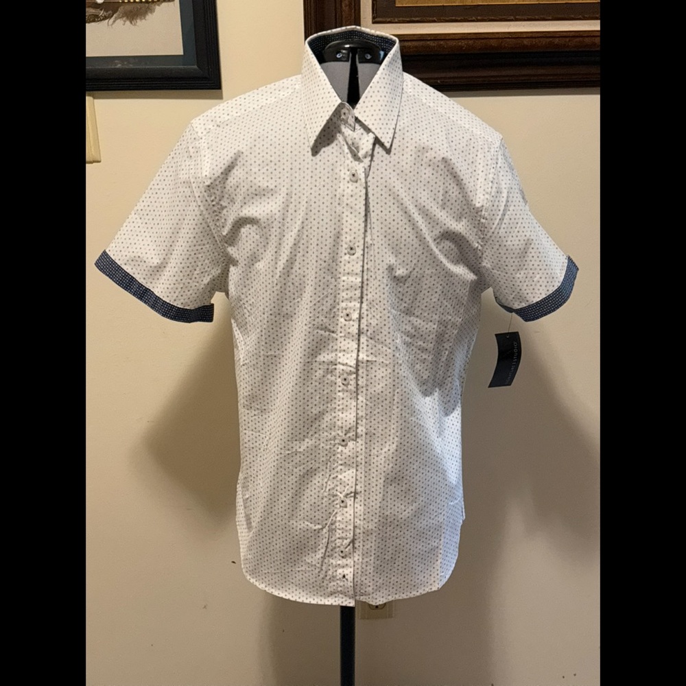 Signature Studio White and Blue Casual Button Down Shirt